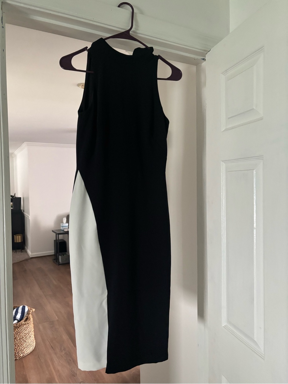 White House Black Market Black & White Sheath Dress